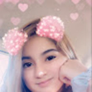 Meet your Posher, Alexia sky